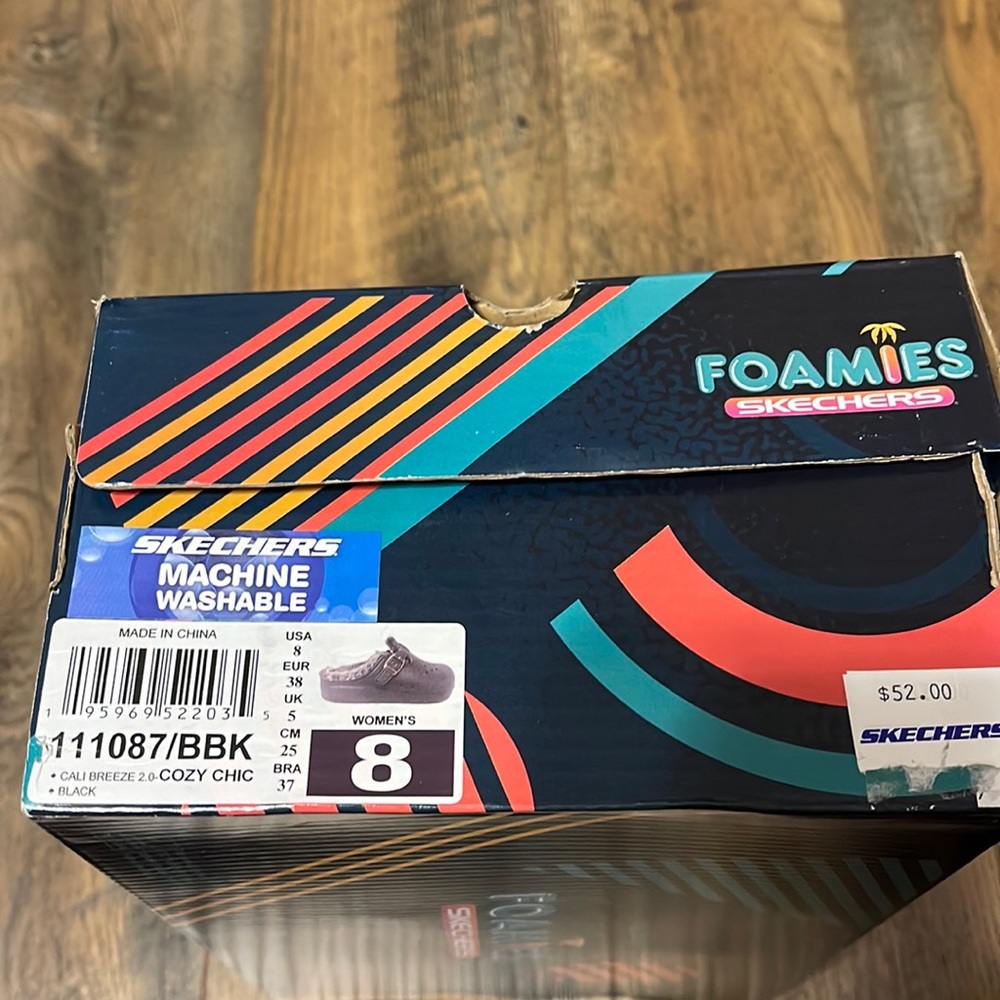 Sketchers/ Foamies Size 8